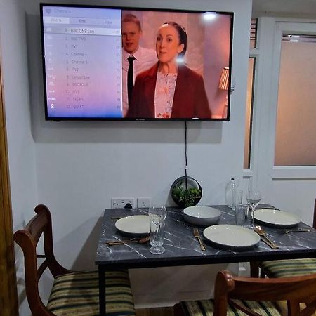אלת'ם 1 Bedroom Studio מראה חיצוני תמונה